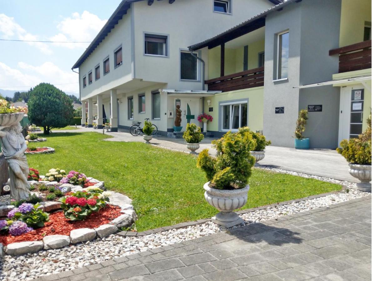 Alpenblick - Modernes Und Grosszuegiges Apartment Villach Extérieur photo