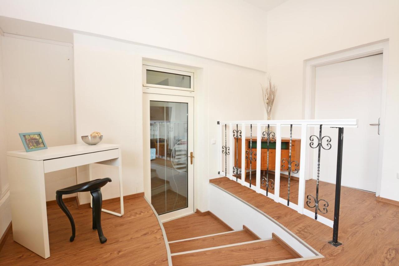 Alpenblick - Modernes Und Grosszuegiges Apartment Villach Extérieur photo